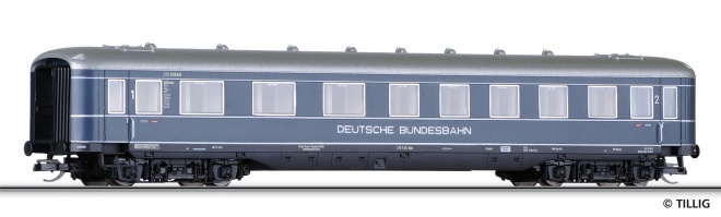 Express train Passenger car 1st/2nd class<br /><a href='images/pictures/Tillig/16922_HM.jpg' target='_blank'>Full size image</a>